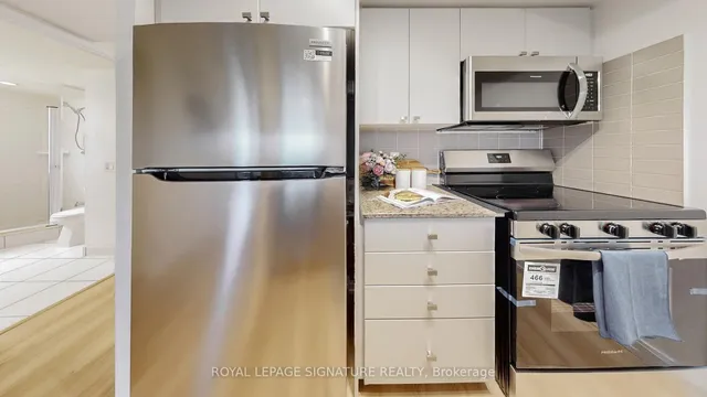 Additional image 5 of 181 Village Green Sq Unit 915