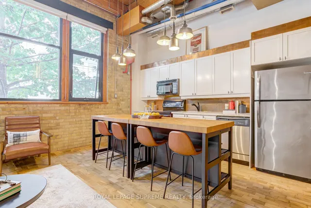 Additional image 12 of 371 Wallace Ave Unit 10