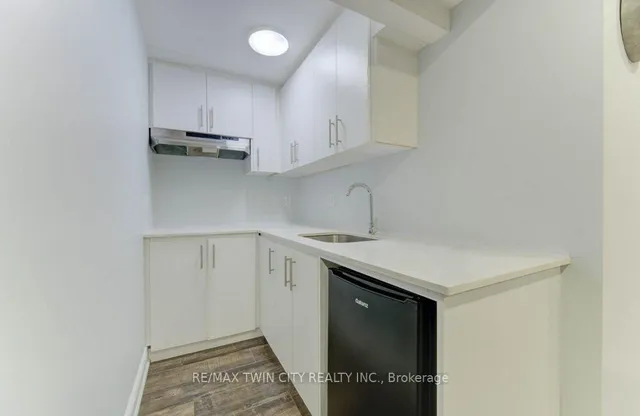 Additional image 30 of 231 Grovehill Cres