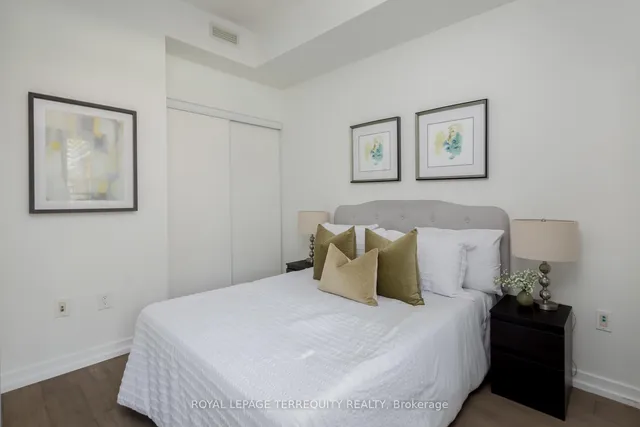 Additional image 20 of 25 Capreol Crt Unit 303