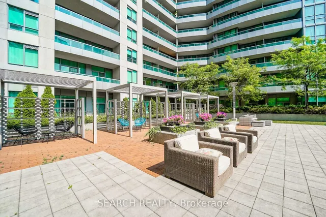 Additional image 40 of 19 Grand Trunk Cres Unit 201