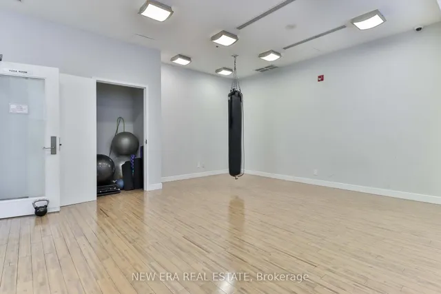 Additional image 17 of 126 Simcoe St Unit 411