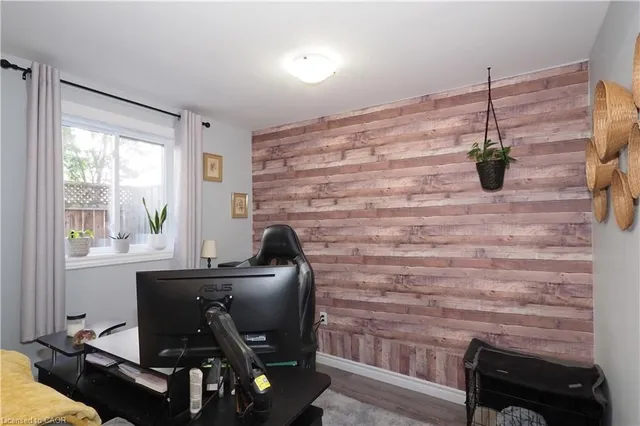 Additional image 8 of 55 Mooregate Cres Unit 12A