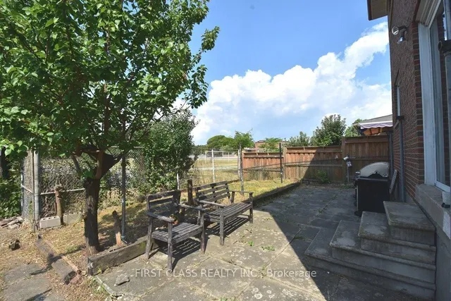 Additional image 24 of 82 Gooderham Dr