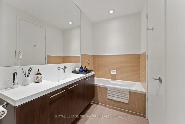 Additional image 29 of 66 Portland St Unit 201