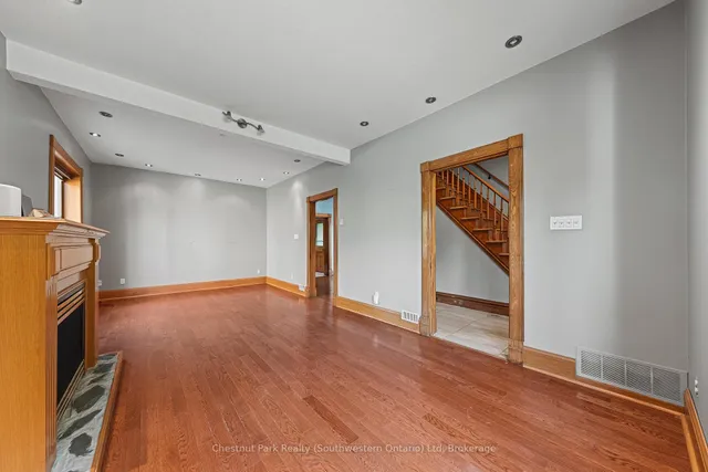 Additional image 6 of 6 THERESA St