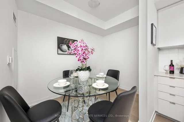 Additional image 10 of 859 The Queensway Unit 708