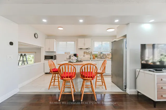 Additional image 16 of 242 Coronation Dr