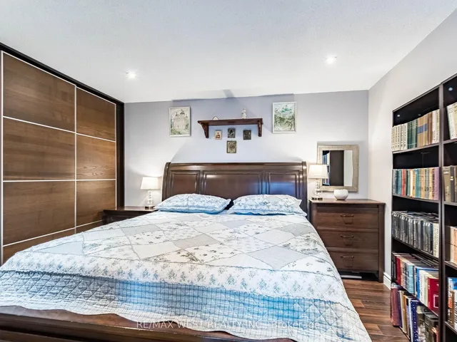 Additional image 25 of 9 Michael Power Pl Unit 101