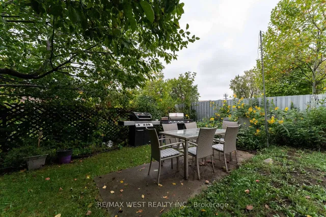 Additional image 45 of 330 Pellatt Ave