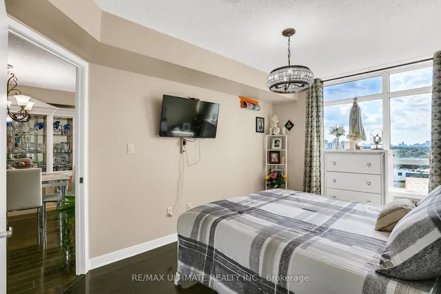 Additional image 26 of 816 Lansdowne Ave Unit 1011