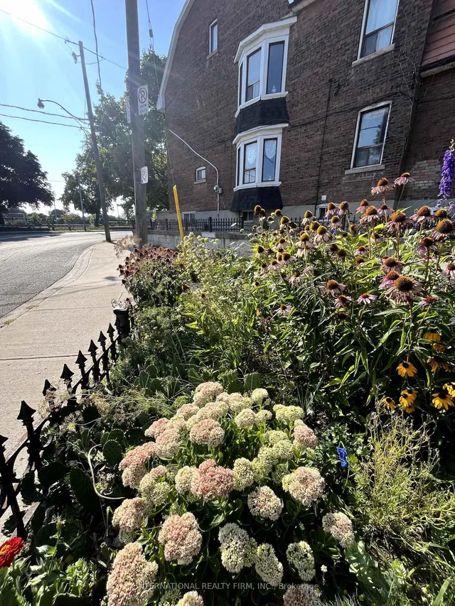 Additional image 38 of 1273 Lansdowne Ave