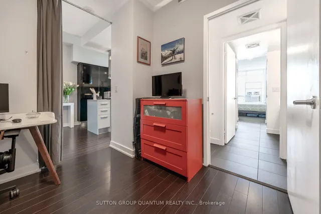 Additional image 23 of 38 Dan Leckie Way Unit 1810