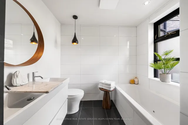 Additional image 32 of 74 Roxborough St