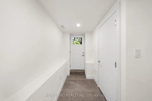 Additional image 37 of 30 Winnifred Ave