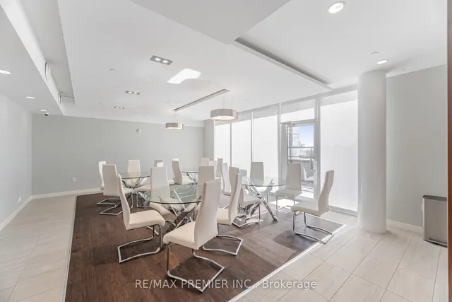 Additional image 40 of 2800 KEELE St Unit TH 107