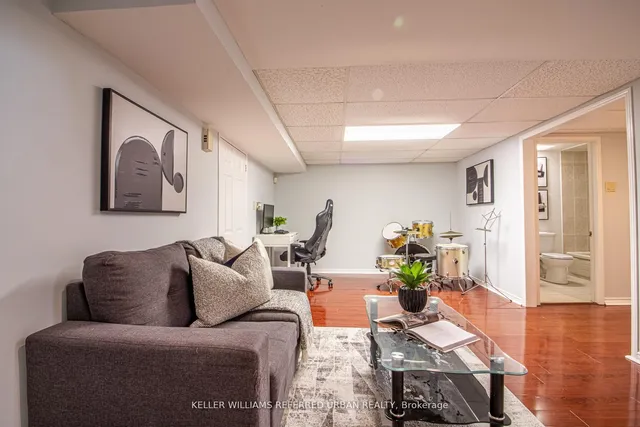 Additional image 20 of 63 Holmbush Cres