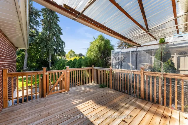 Additional image 36 of 219 La Rose Ave