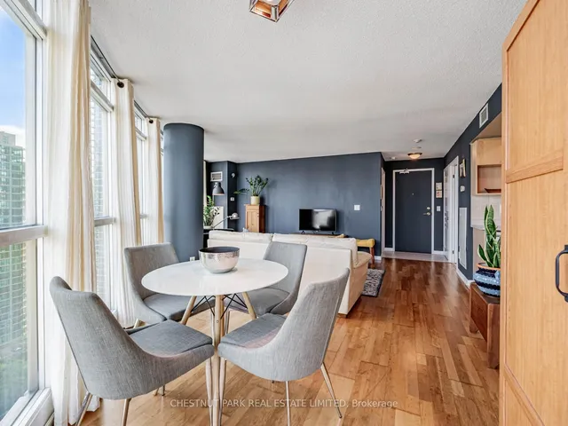 Additional image 15 of 18 Yonge St Unit 2211