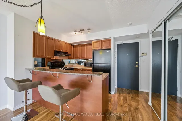 Additional image 11 of 230 King St Unit 1109