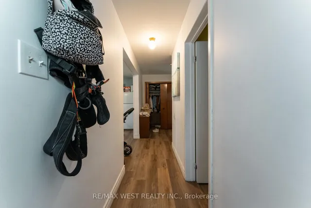 Additional image 27 of 330 Pellatt Ave