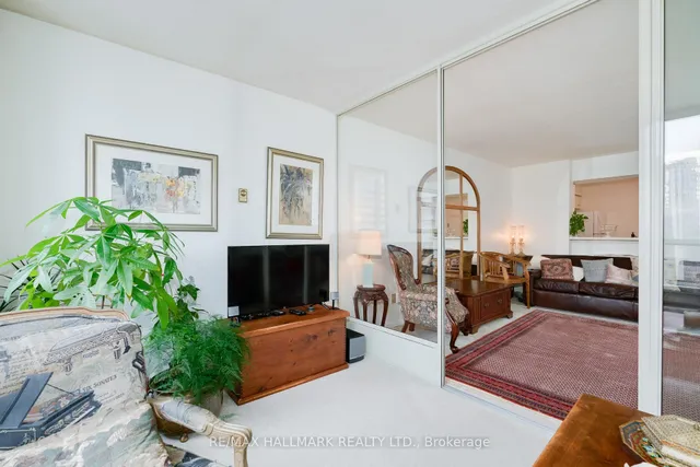 Additional image 8 of 30 Greenfield Ave Unit 1616