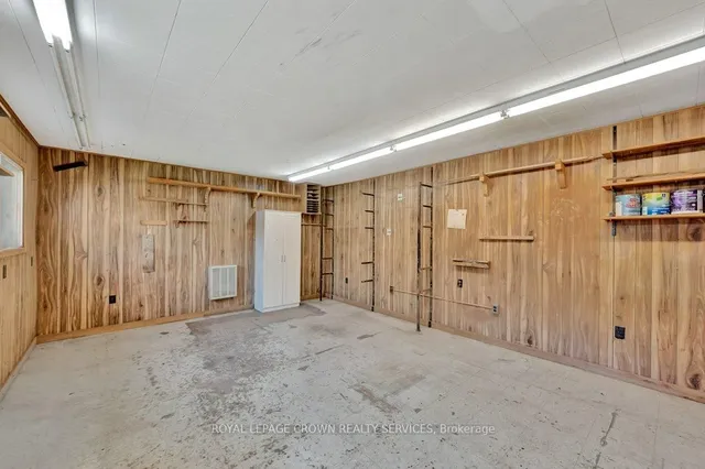 Additional image 44 of 73 Champlain Cres