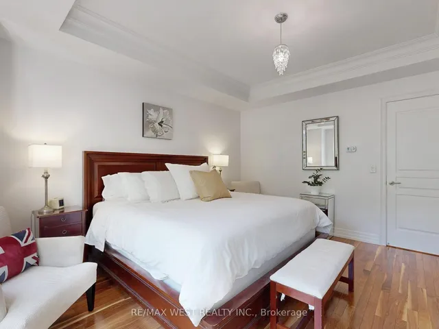 Additional image 18 of 20 Burkebrook Pl Unit Th 14