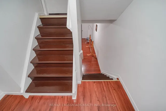 Additional image 12 of 8 Topaz Gate