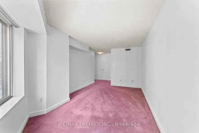 Additional image 26 of 33 University Ave Unit 502