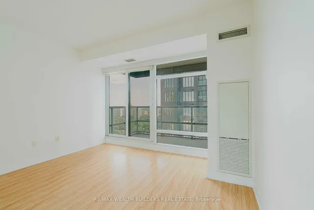 Additional image 30 of 2181 Yonge St Unit 2702