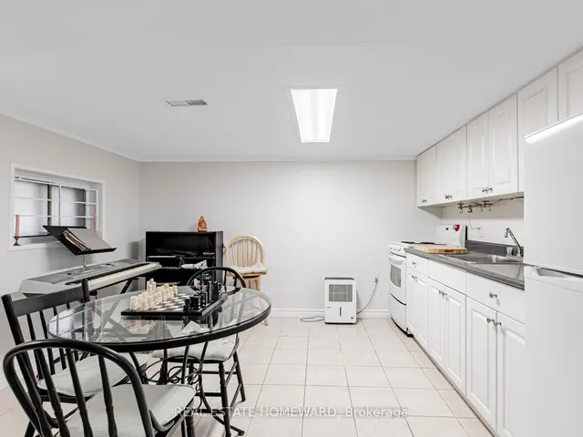 Additional image 33 of 87 Harcourt Ave