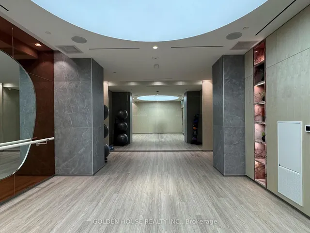 Additional image 43 of 155 Merchants' Wharf Unit 1112