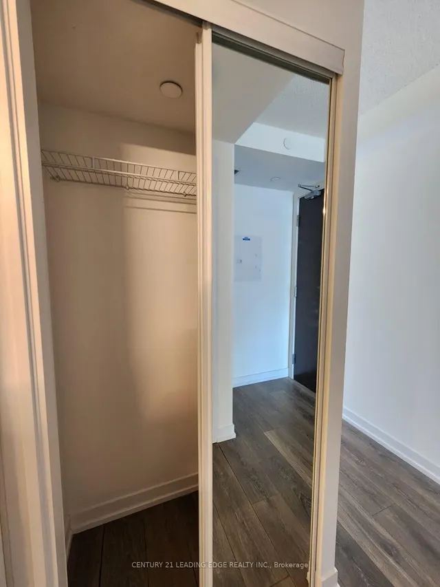 Additional image 10 of 219 Dundas St Unit 701