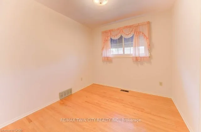 Additional image 18 of 12 Old York Cres