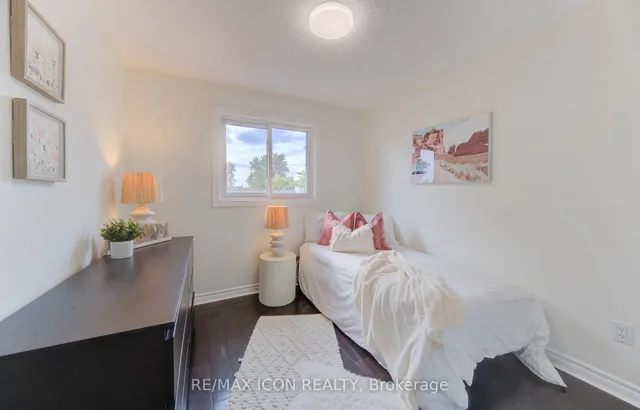 Additional image 23 of 43 Winding Way