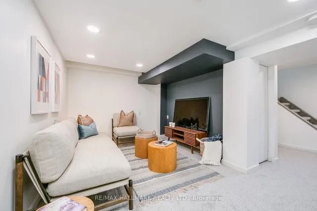 Additional image 35 of 120 Warden Ave