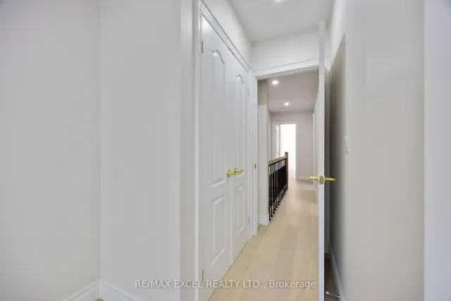 Additional image 47 of 806 Gladstone Ave