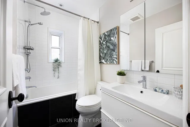 Additional image 20 of 6 Jean St