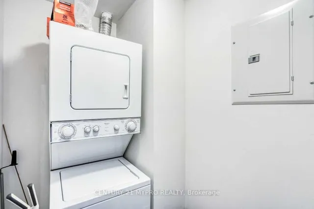 Additional image 31 of 832 Bay St Unit 2810