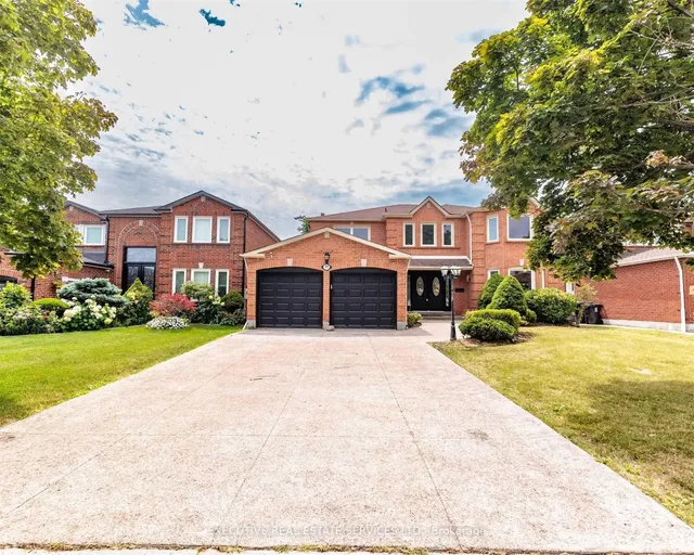 49 Bluenose Cres