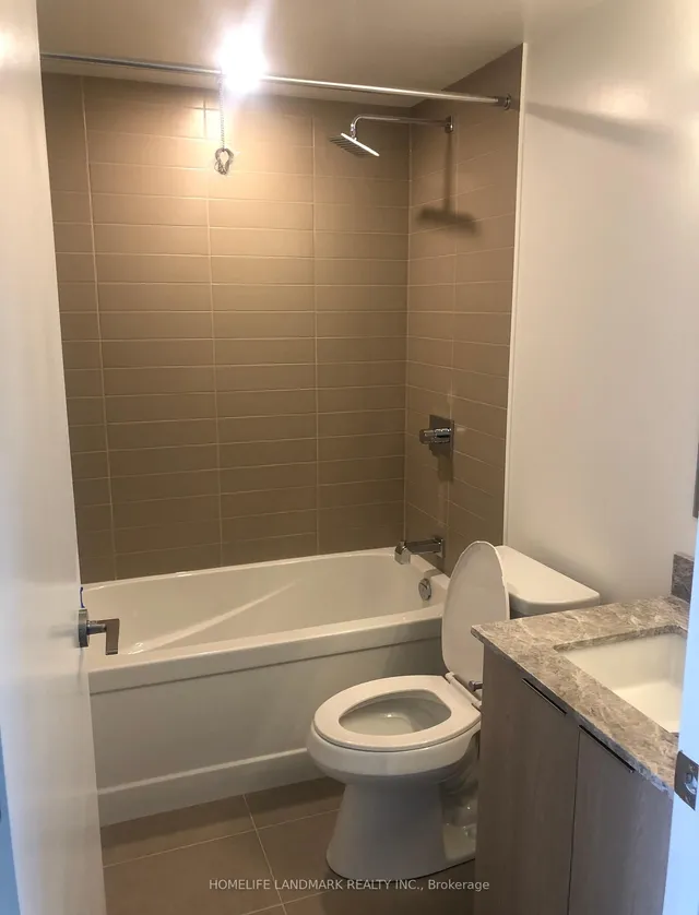 Additional image 8 of 501 Yonge St Unit 4007