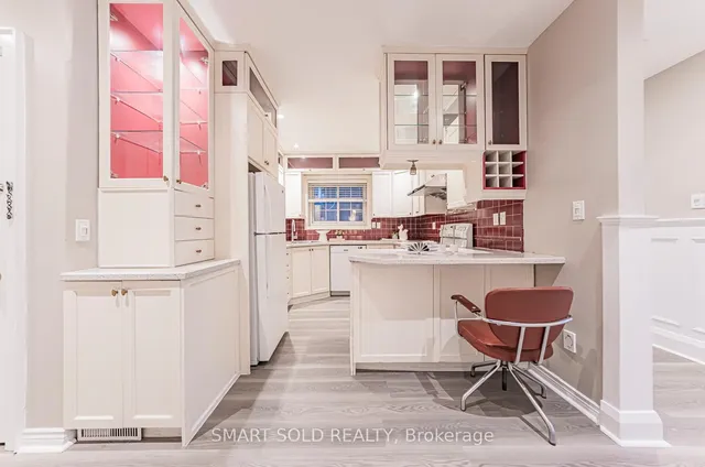 Additional image 9 of 889 Avenue Rd