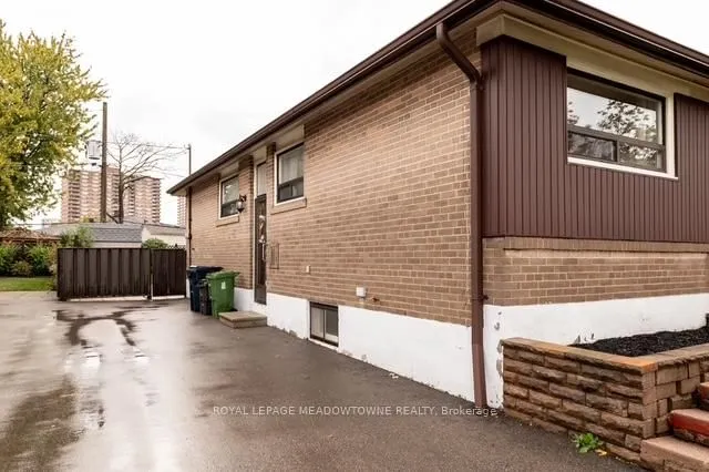 Additional image 33 of 99 Silverstone Dr
