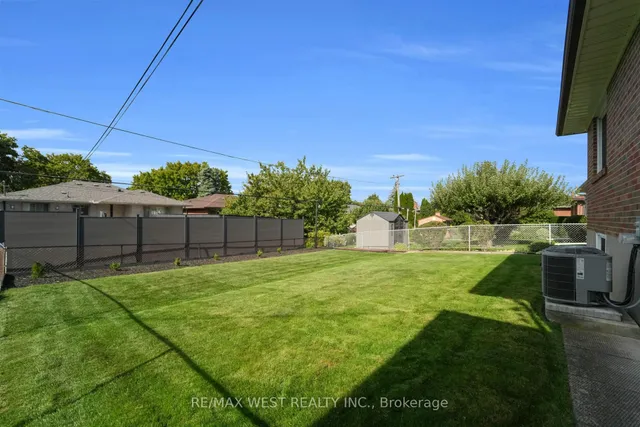 Additional image 43 of 304 La Rose Ave