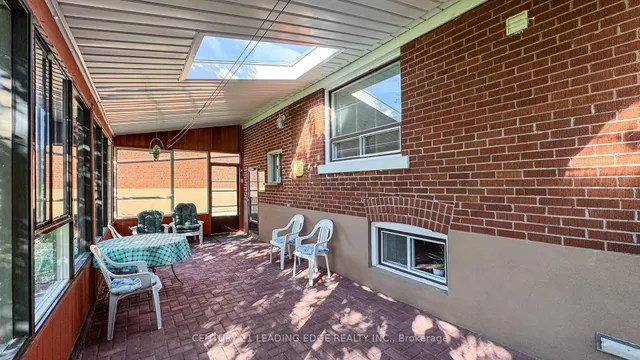 Additional image 39 of 325 Waterloo Ave