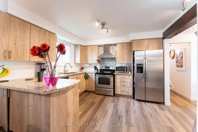 Additional image 11 of 330 Pellatt Ave