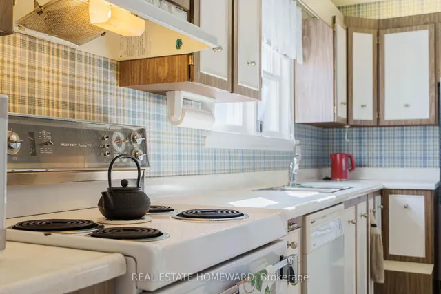 Additional image 19 of 3 Chestermere Blvd