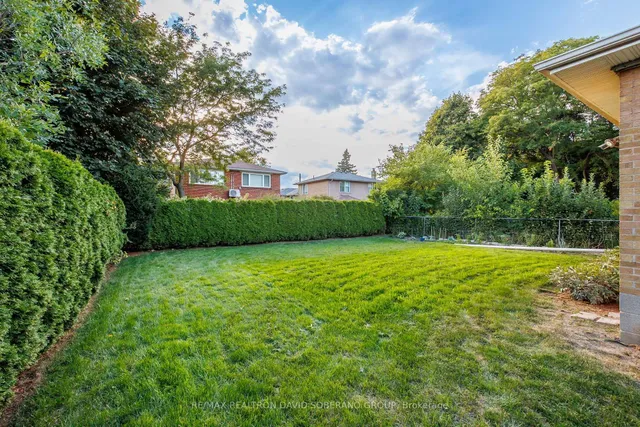 Additional image 34 of 122 Collinson Blvd