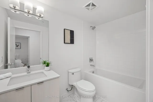 Additional image 20 of 859 The Queensway Unit 708